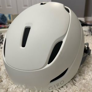 Giro snow helmet
